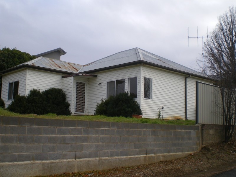 6 Hilton st, Cooma NSW 2630