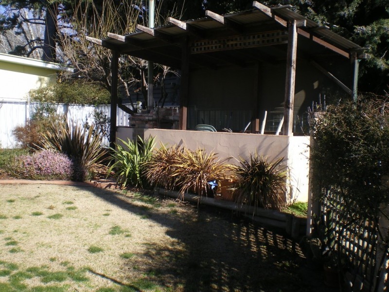 21 Buchan Pde, Cooma NSW 2630