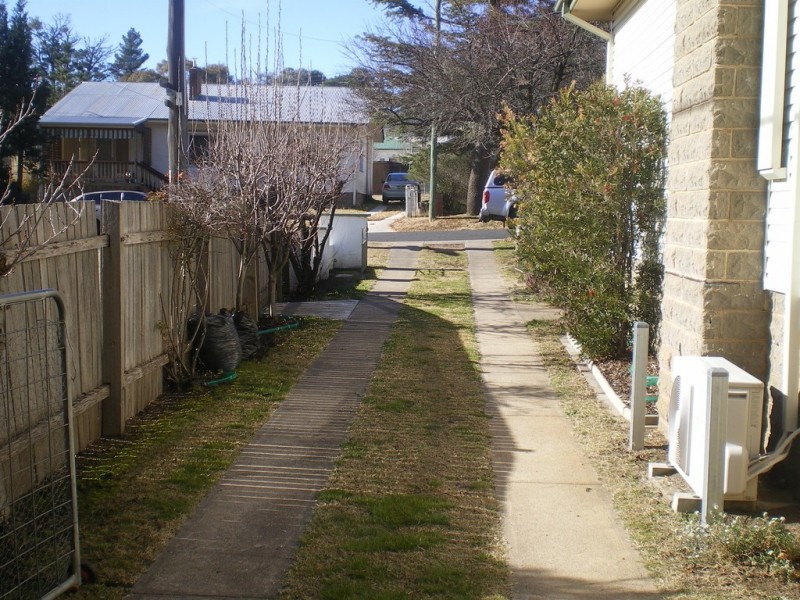 21 Buchan Pde, Cooma NSW 2630