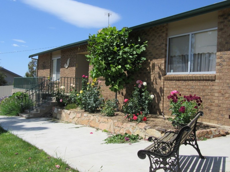 5 maneroo pl, Cooma NSW 2630