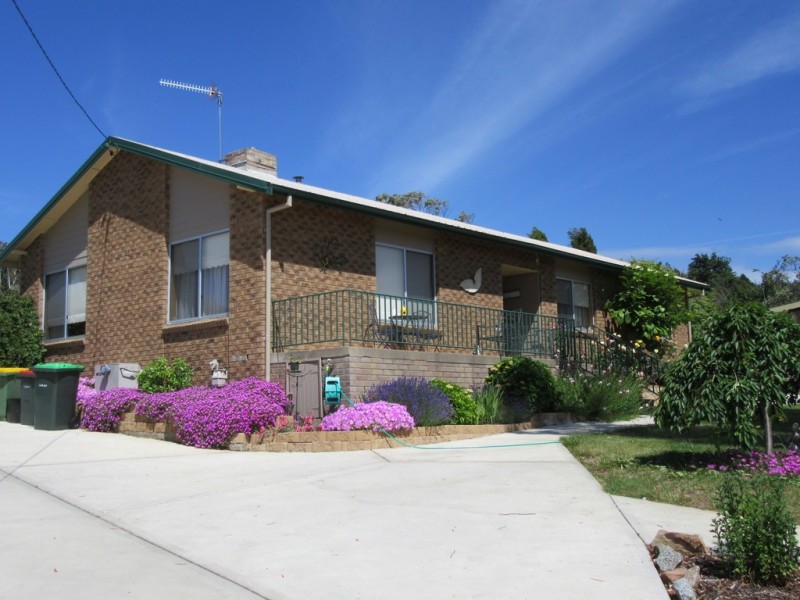 5 maneroo pl, Cooma NSW 2630