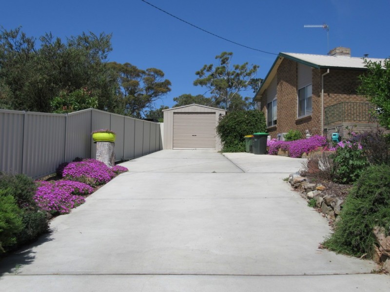 5 maneroo pl, Cooma NSW 2630