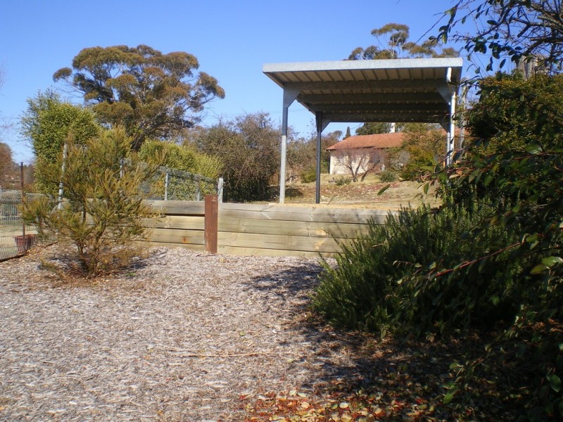 5 maneroo pl, Cooma NSW 2630