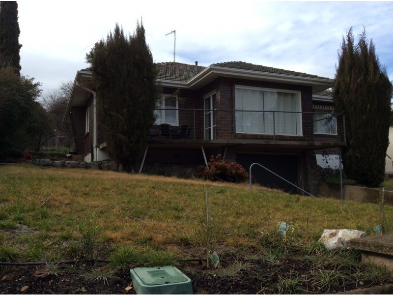 9 Cromwell St, Cooma NSW 2630