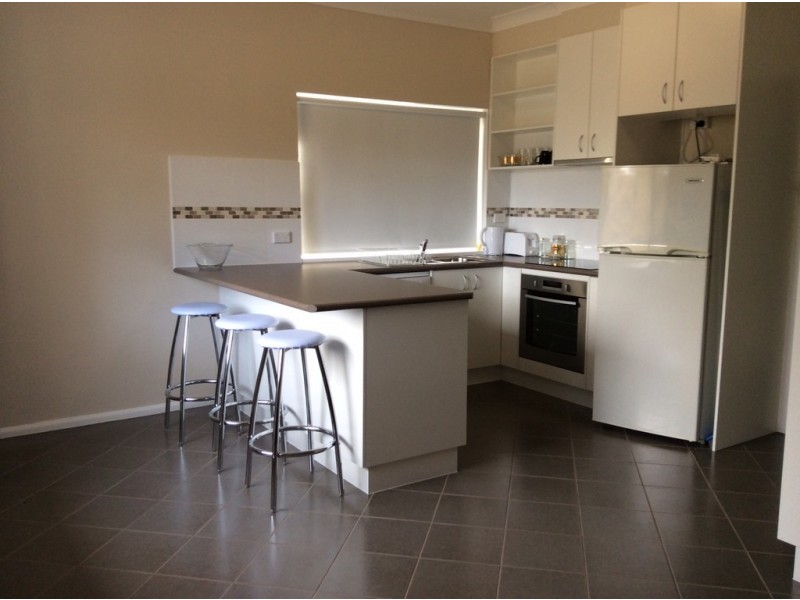 9 Cromwell St, Cooma NSW 2630