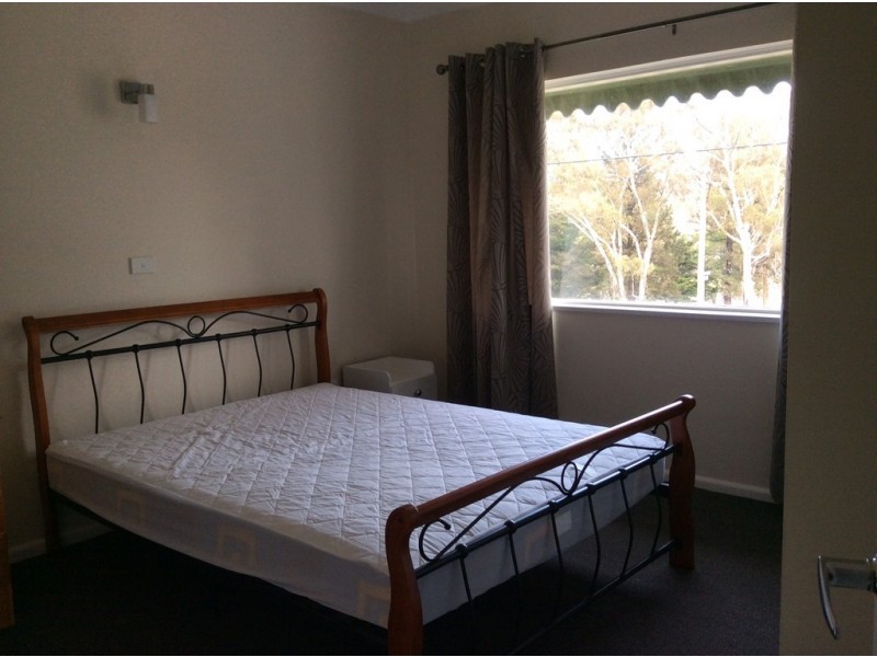 9 Cromwell St, Cooma NSW 2630