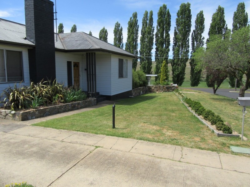 18 Sellar ST, Cooma NSW 2630
