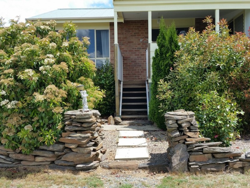 36 Scotts Rd, Cooma NSW 2630