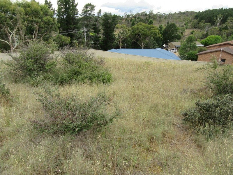 14 Stratos Pl, Cooma NSW 2630