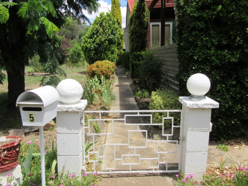 5 Mawson St, Cooma NSW 2630