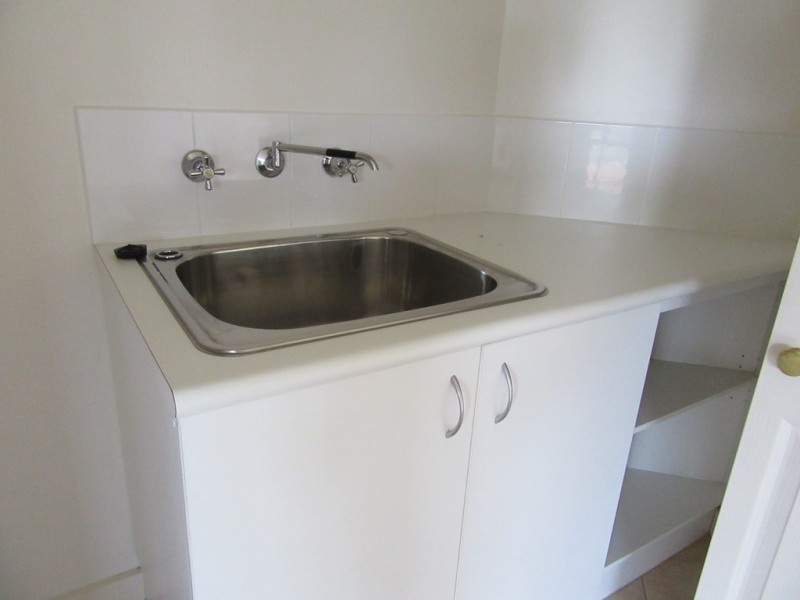 7 A Lloyd av, Cooma NSW 2630