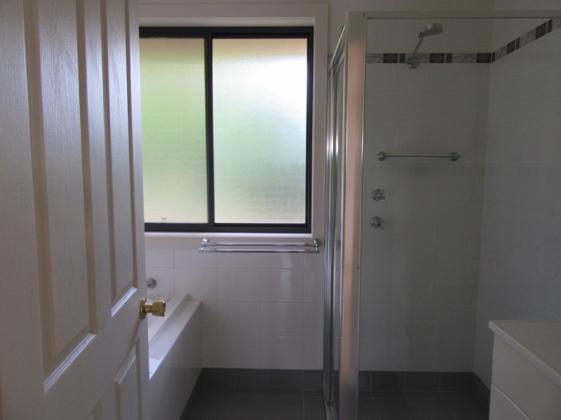 7 A Lloyd av, Cooma NSW 2630