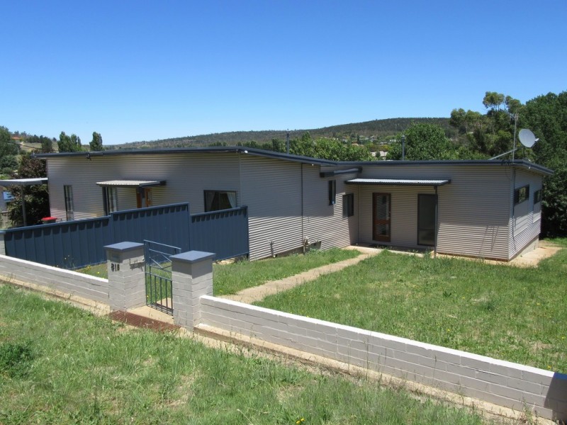 81 A and B Baron st, Cooma NSW 2630