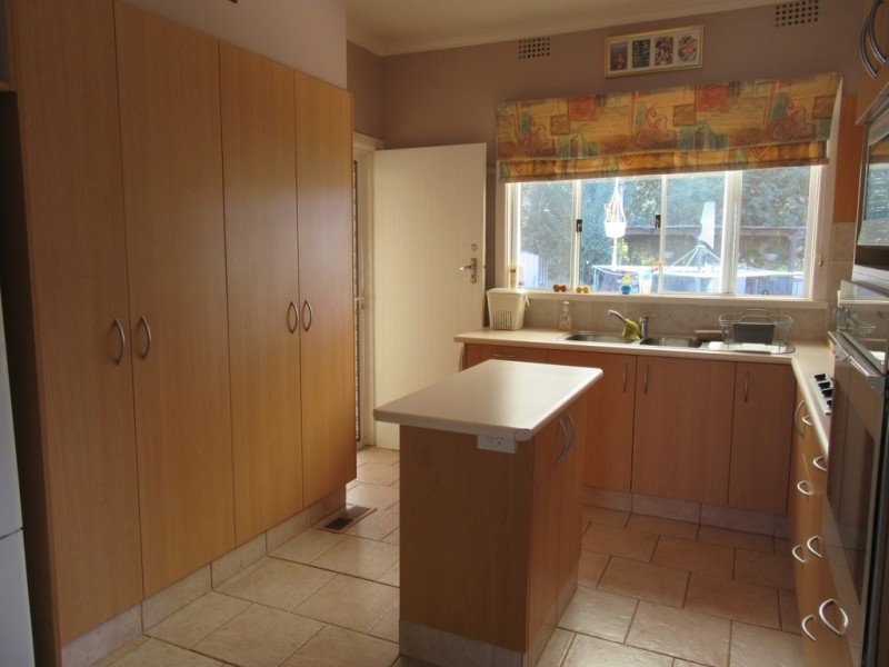 21 Buchan Pde, Cooma NSW 2630