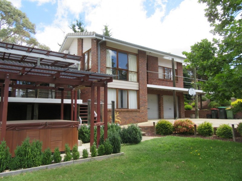 37 Tulong Ave, Cooma NSW 2630