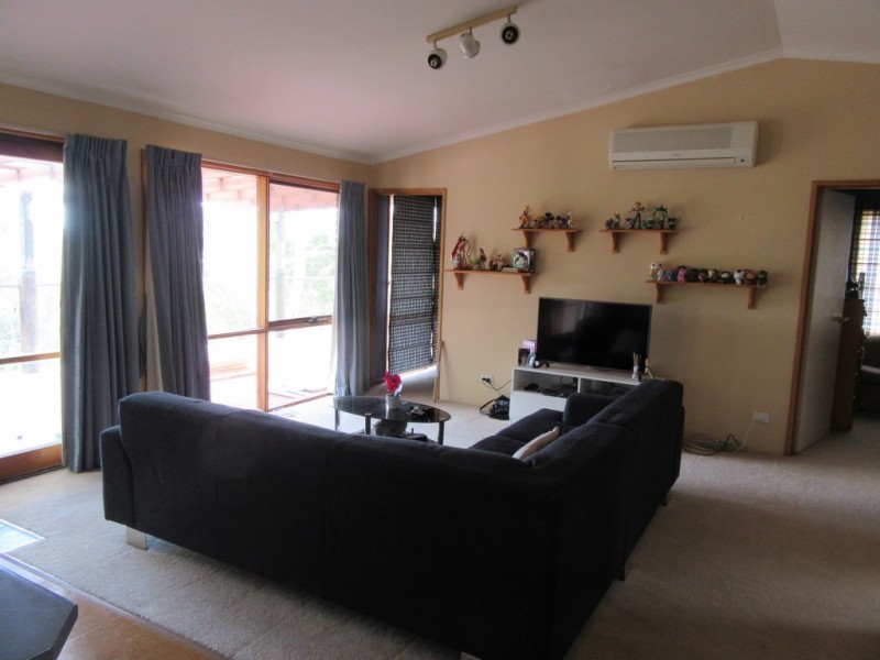 37 Tulong Ave, Cooma NSW 2630