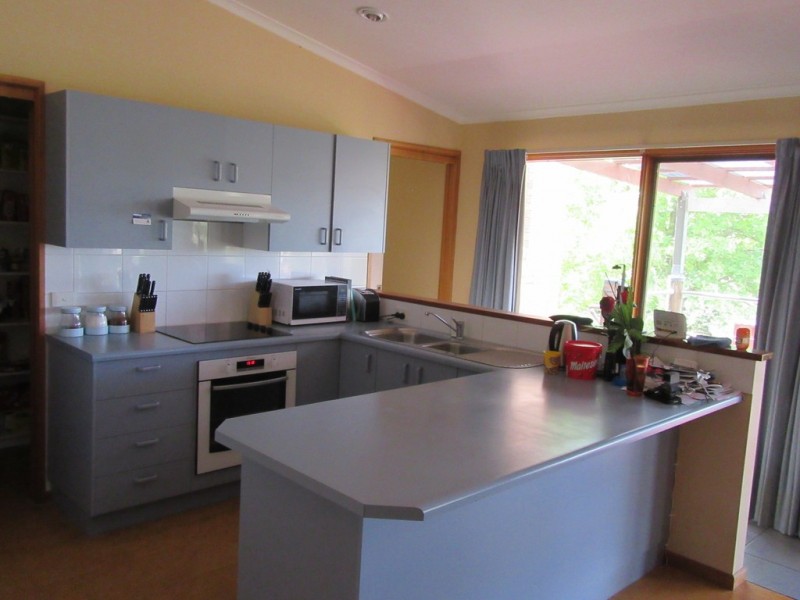 37 Tulong Ave, Cooma NSW 2630