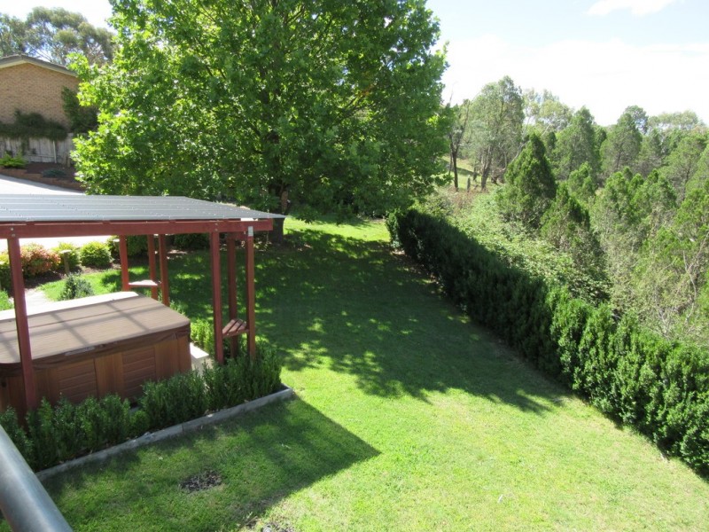 37 Tulong Ave, Cooma NSW 2630