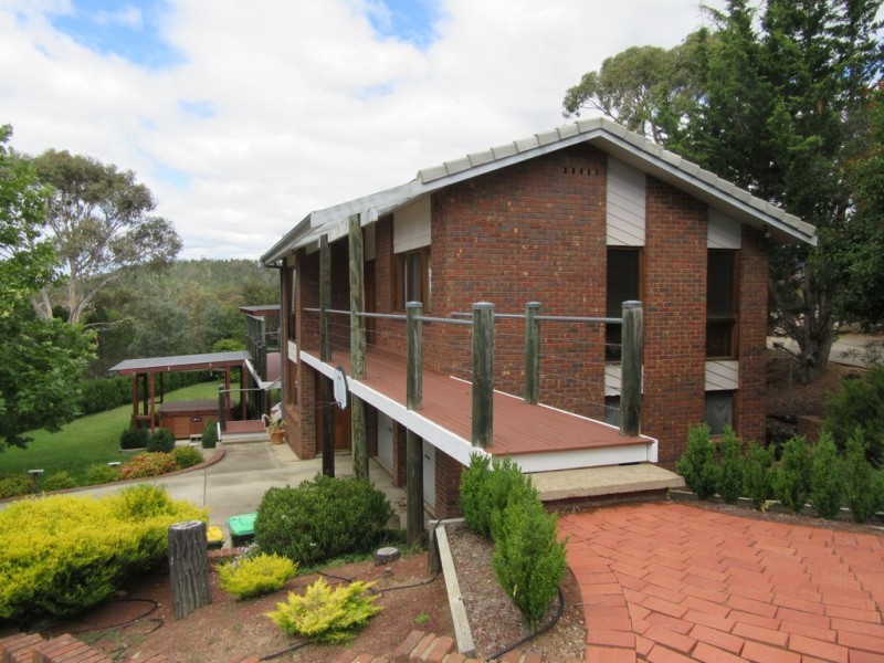37 Tulong Ave, Cooma NSW 2630