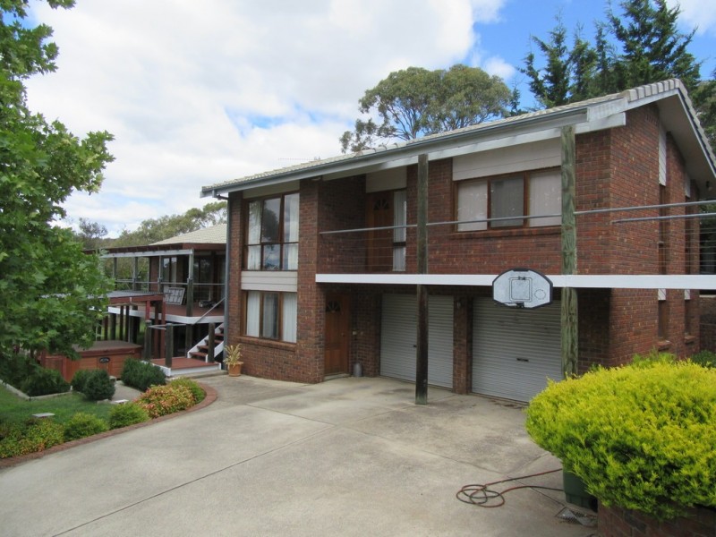 37 Tulong Ave, Cooma NSW 2630