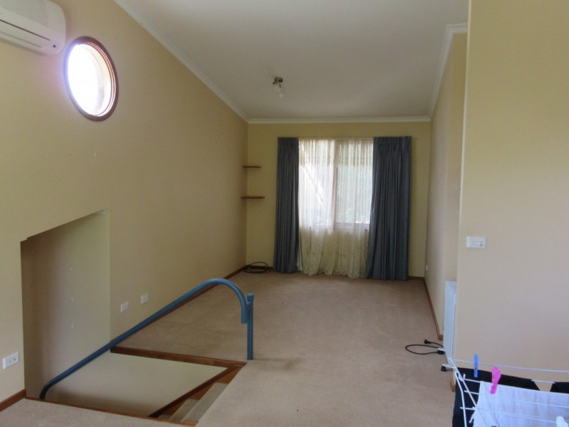 37 Tulong Ave, Cooma NSW 2630