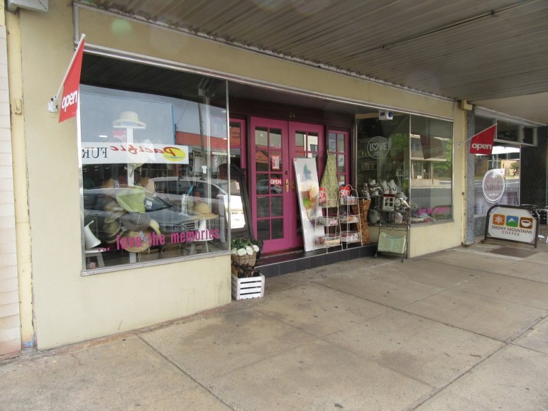 24 Bombala St, Cooma NSW 2630