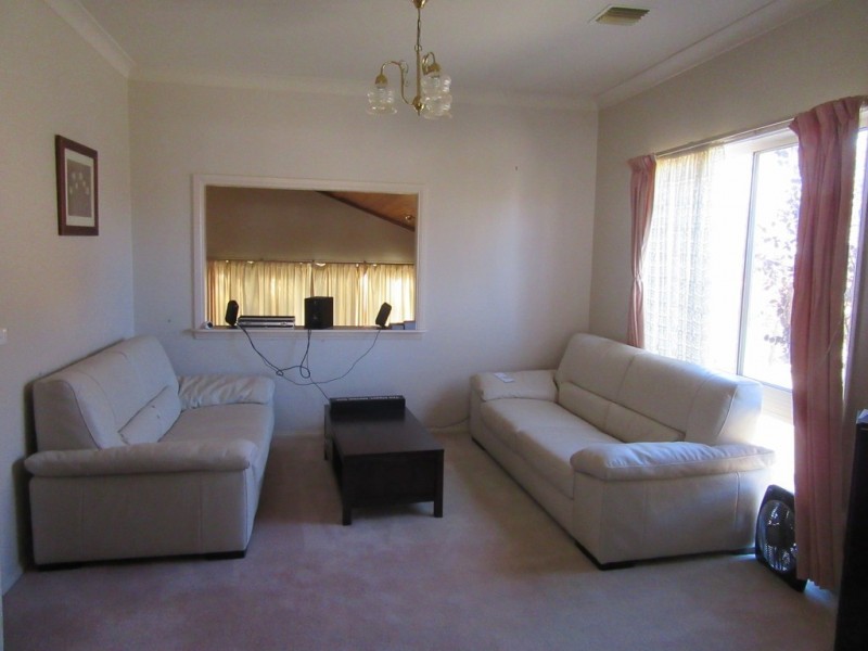 31 Tulong ave, Cooma NSW 2630