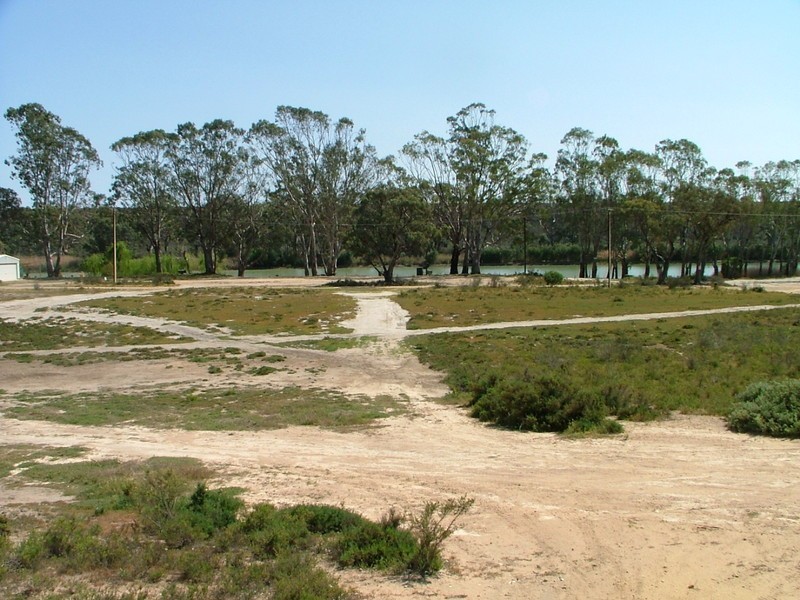 Shack 8 KROEHNS LANDING via, Nildottie SA 5238