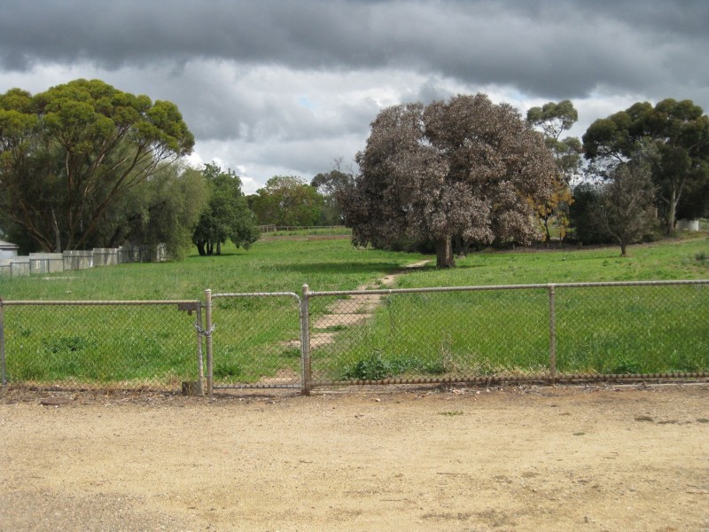 - Walker Ave and Diercks Rd, Mannum SA 5238