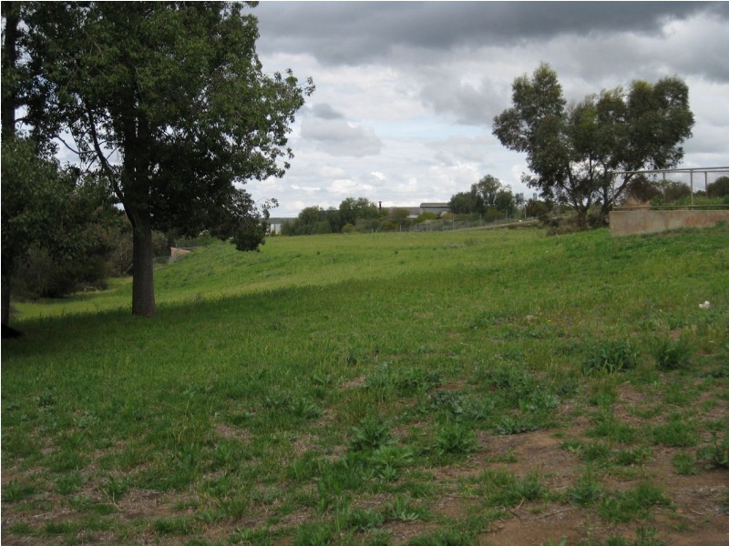 - Walker Ave and Diercks Rd, Mannum SA 5238