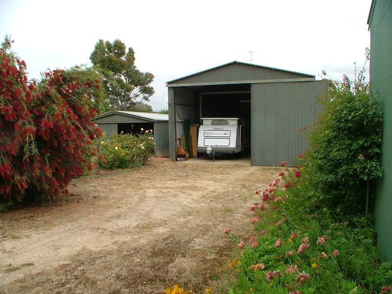 11 Esplanade, Mannum SA 5238