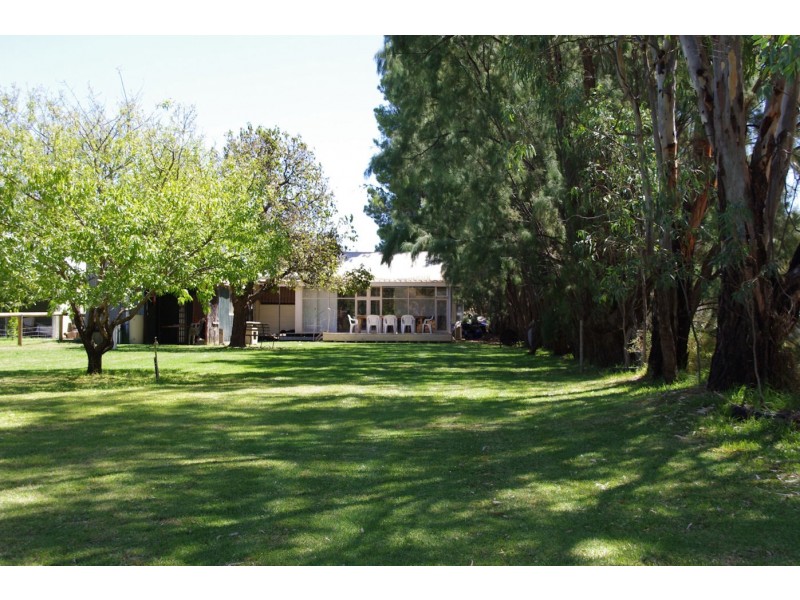 17 Rob Loxton Rd, Walker Flat SA 5238