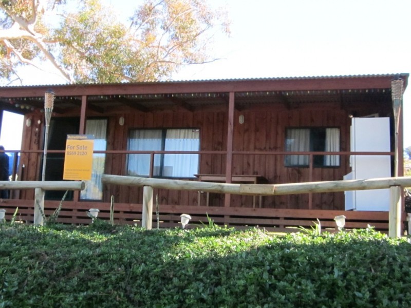 Cabin Site G8 Punyelroo Caravan Park, Punyelroo VIA, Mannum SA 5238