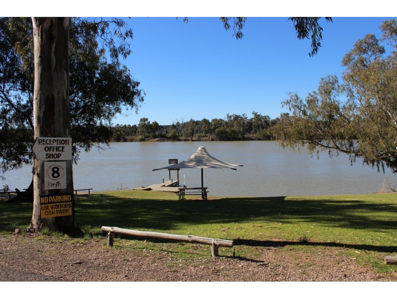 Cabin Site G8 Punyelroo Caravan Park, Punyelroo VIA, Mannum SA 5238