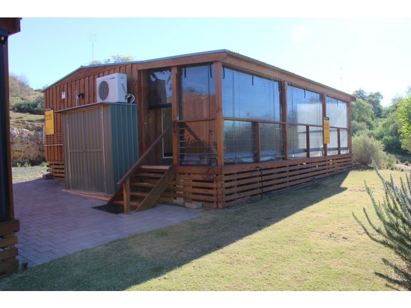 Cabin Site G1 Punyelroo Caravan Park, Punyelroo VIA, Mannum SA 5238