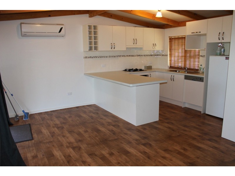 Cabin Site G1 Punyelroo Caravan Park, Punyelroo VIA, Mannum SA 5238