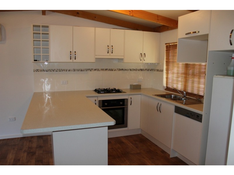 Cabin Site G1 Punyelroo Caravan Park, Punyelroo VIA, Mannum SA 5238