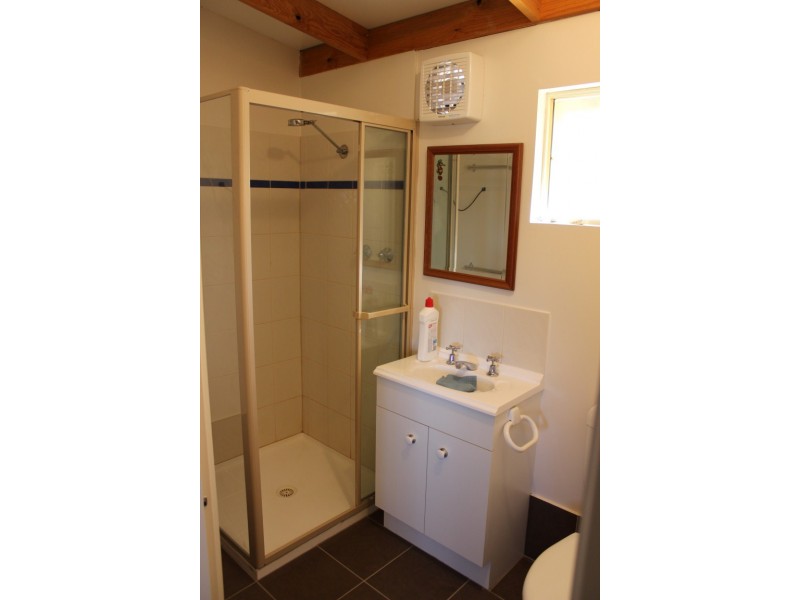Cabin Site G1 Punyelroo Caravan Park, Punyelroo VIA, Mannum SA 5238