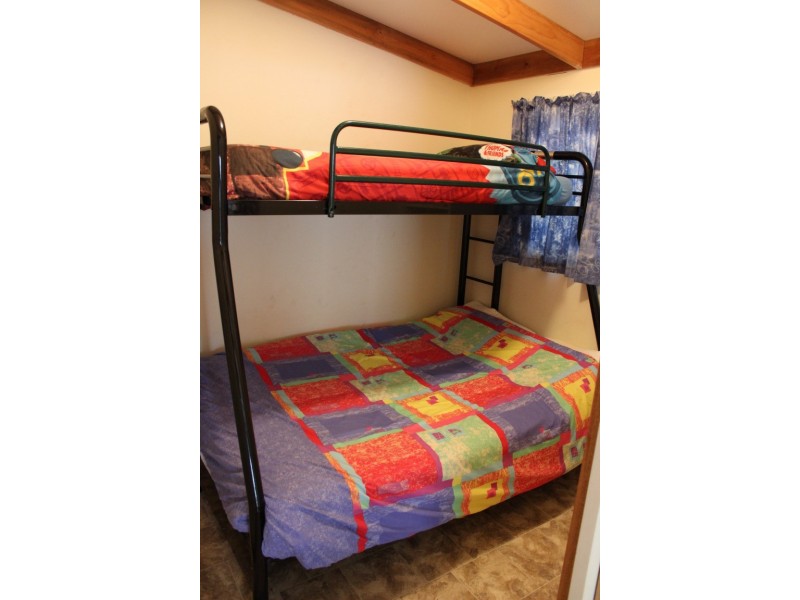 Cabin F8 Punyelroo Caravan Park, PUNYELROO via, Mannum SA 5238