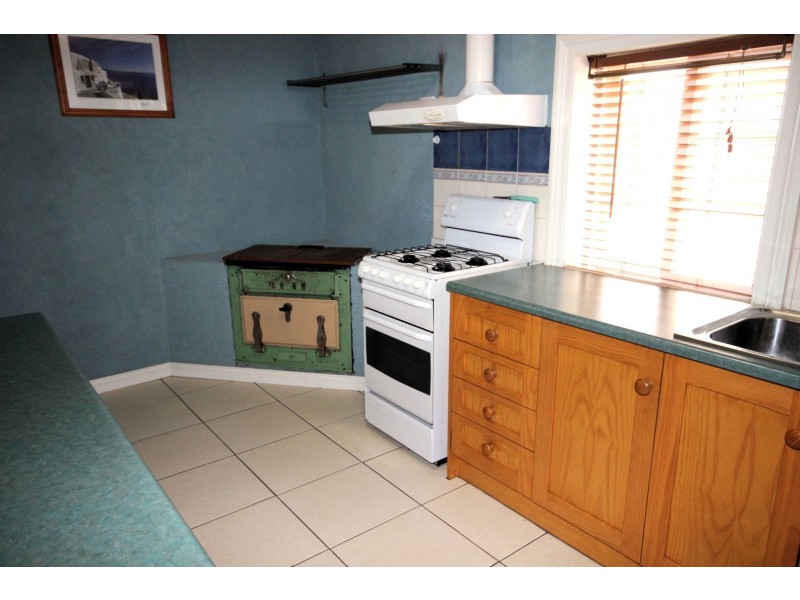 13 Adelaide Road, Palmer SA 5237