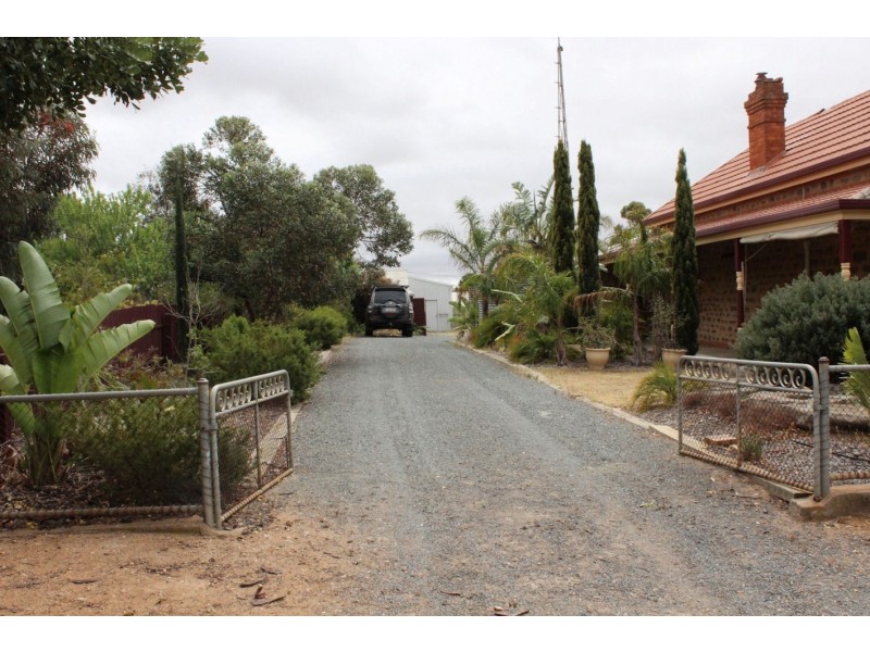 13 Adelaide Road, Palmer SA 5237