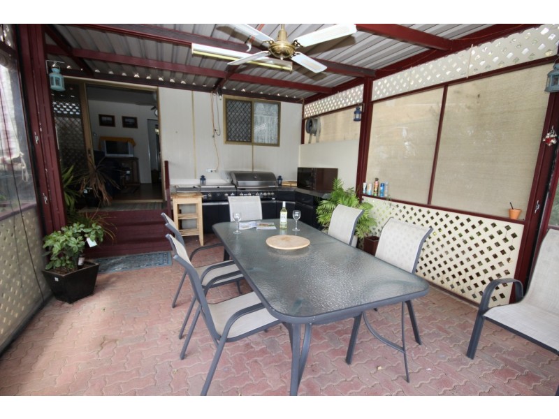 Cabin 6 Grulunga Caravan Park, YOUNGHUSBAND via, Mannum SA 5238