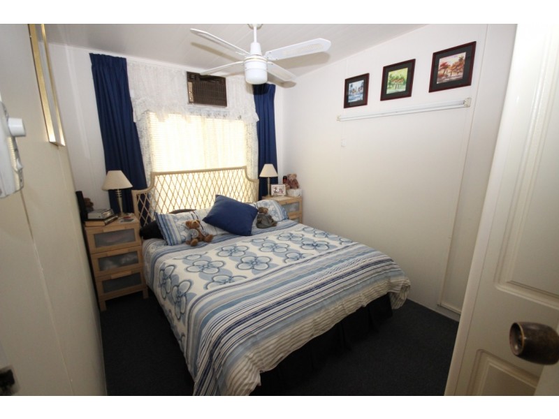 Cabin 6 Grulunga Caravan Park, YOUNGHUSBAND via, Mannum SA 5238