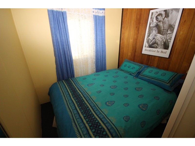 Cabin 6 Grulunga Caravan Park, YOUNGHUSBAND via, Mannum SA 5238