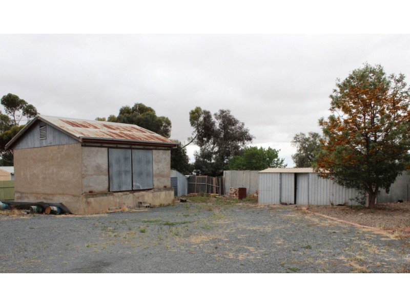 13 Adelaide Road, PALMER via, Mannum SA 5238