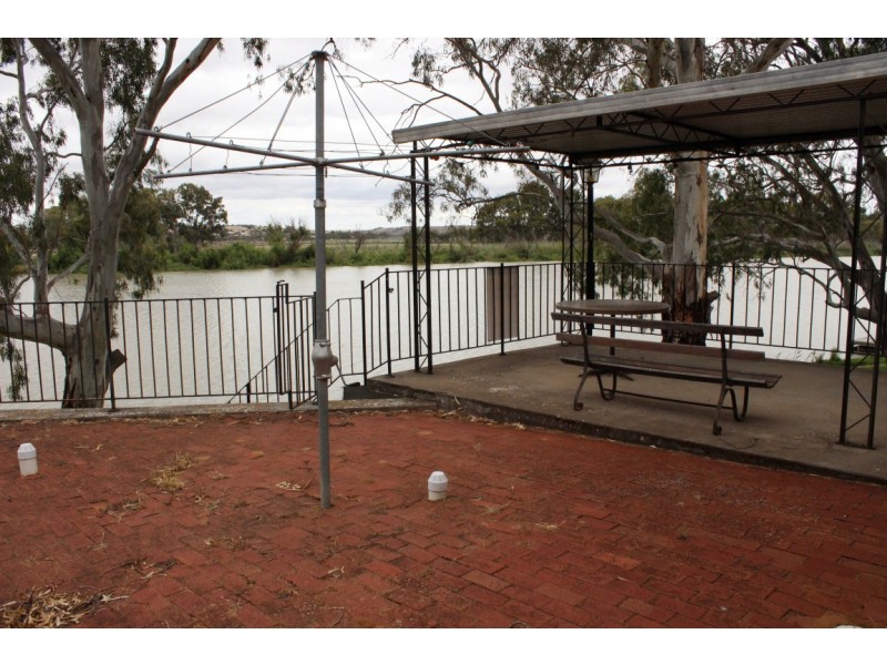 10 Greenbanks Drive, Greenbanks SA 5253