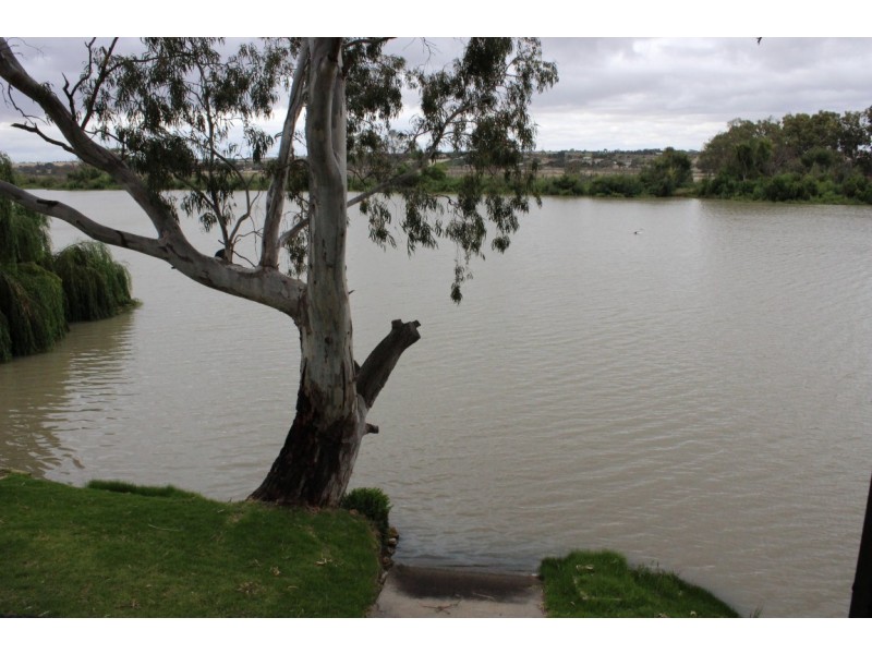 10 Greenbanks Drive, Greenbanks SA 5253