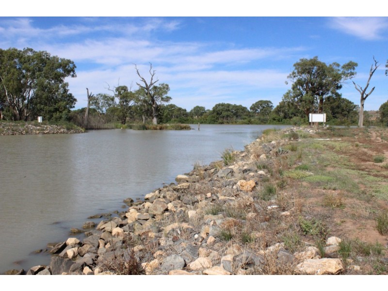 Berth No. 122 (Lot 126) Pelican Drive, Mannum Waters Marina, Mannum SA 5238