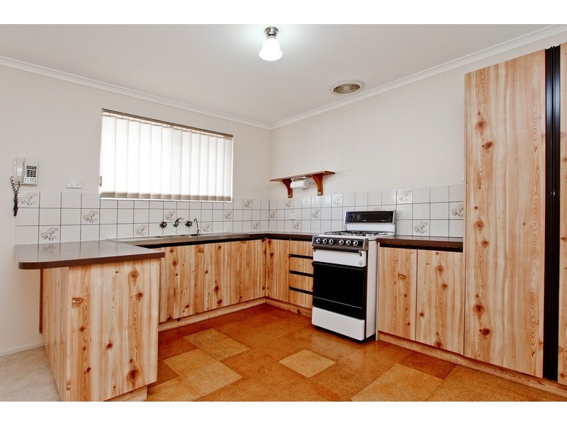 16 Barton Crescent, Burton SA 5110