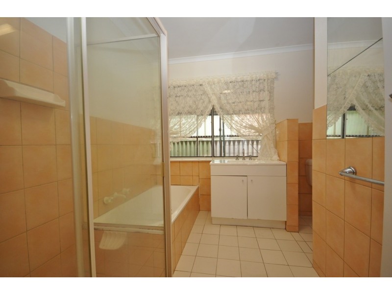 4 Weathers Street, Elizabeth East SA 5112